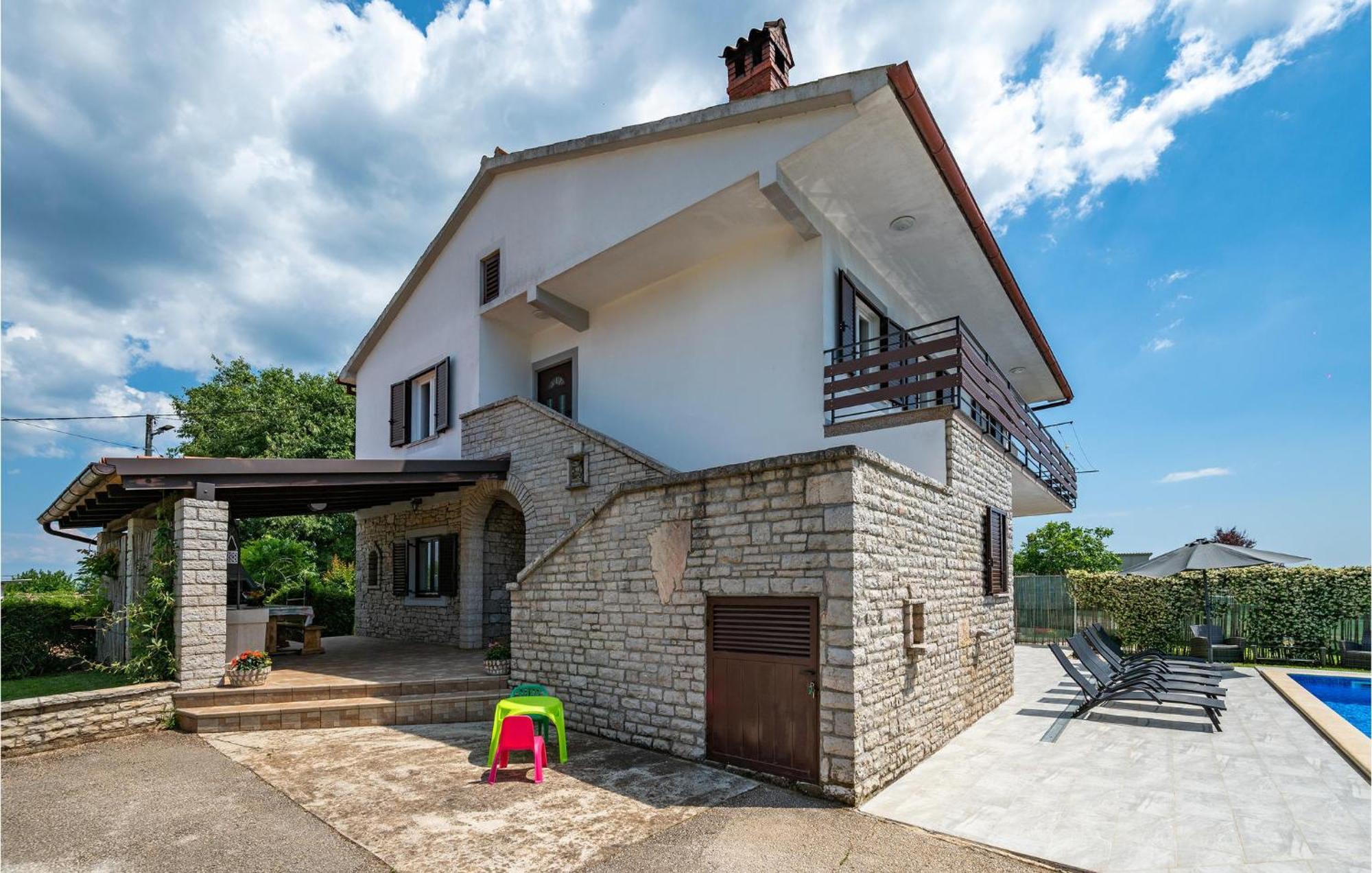 Amazing Home In Barban With Outdoor Swimming Pool Exterior foto
