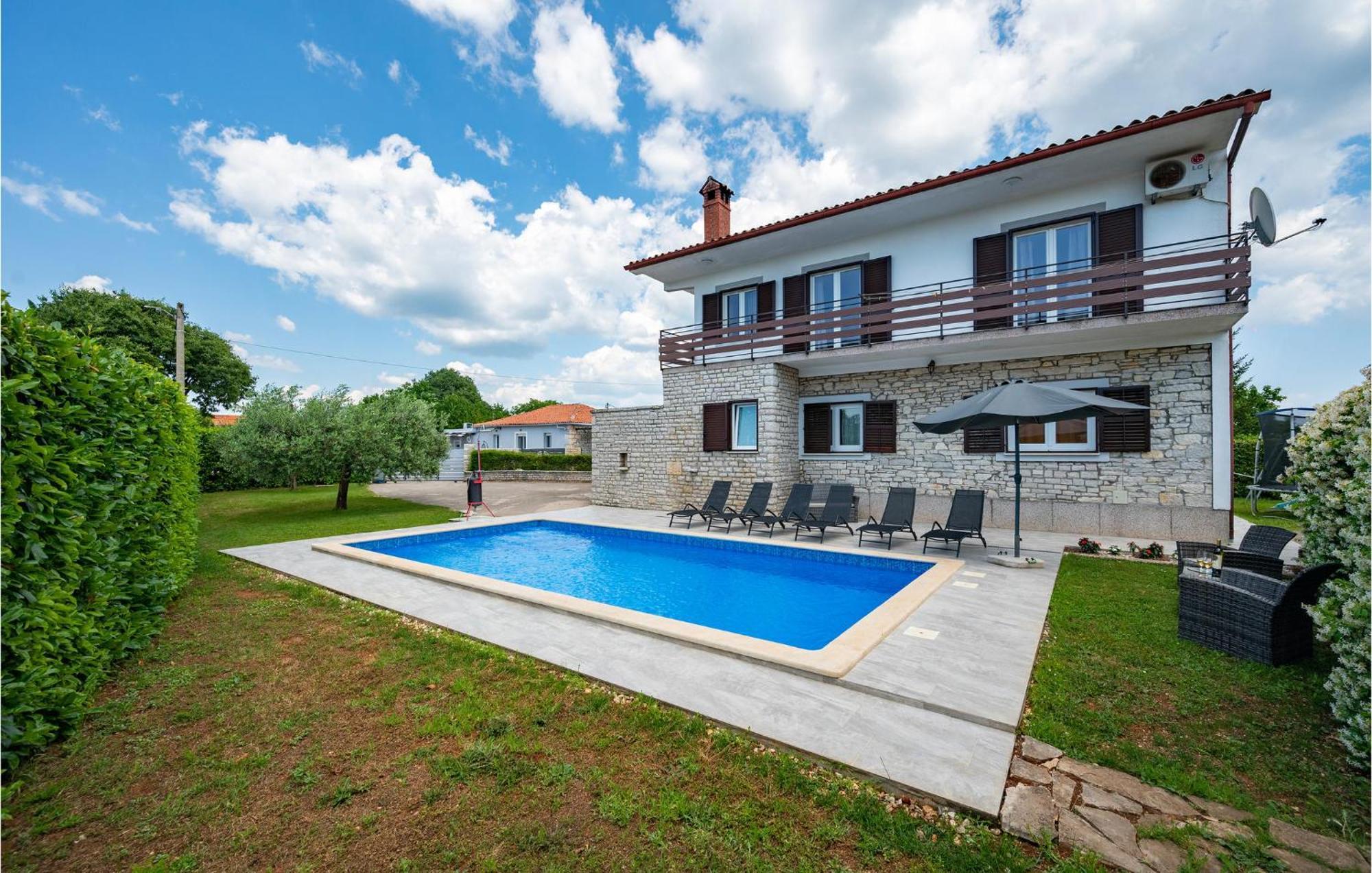 Amazing Home In Barban With Outdoor Swimming Pool Exterior foto